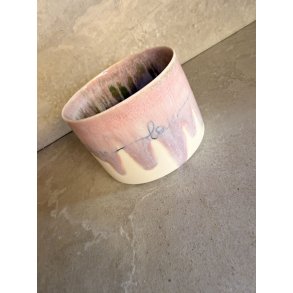 Porcel�nskop med tekst: LOVE 