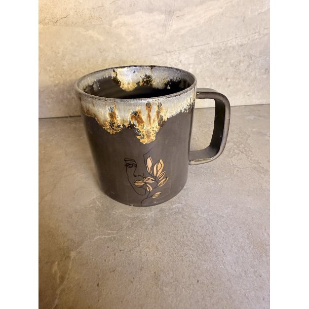 Porcel�nskop med Guldm�nster + hank (Kvindefigur)