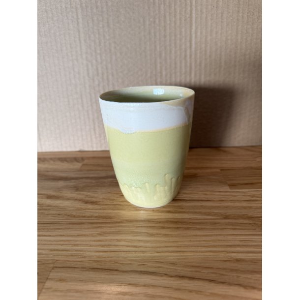 Porcel�nskop drejet i h�nden