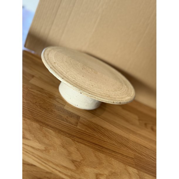 Lagkagefad i stent�j drejet i h�nden