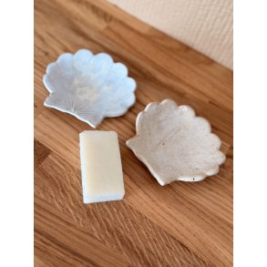 S�besk�l i stent�j formet som en musling