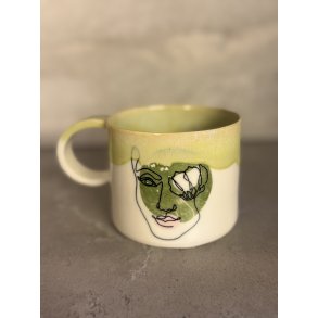 Porcel�nskop med Kvindefigurer + hank 